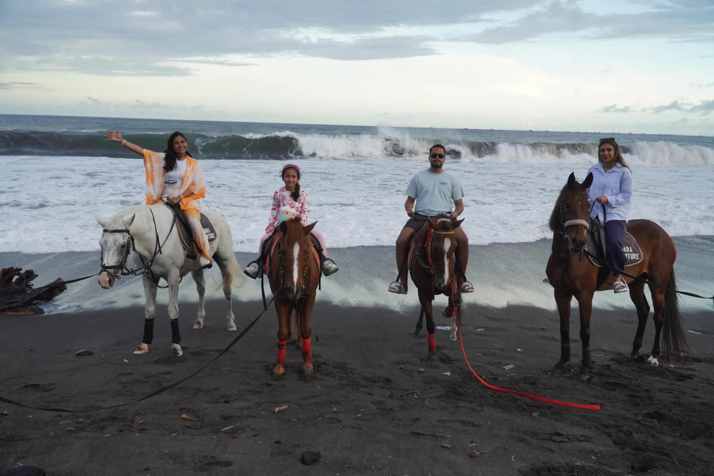 Media 3 ng Horse Riding at Muara Beach