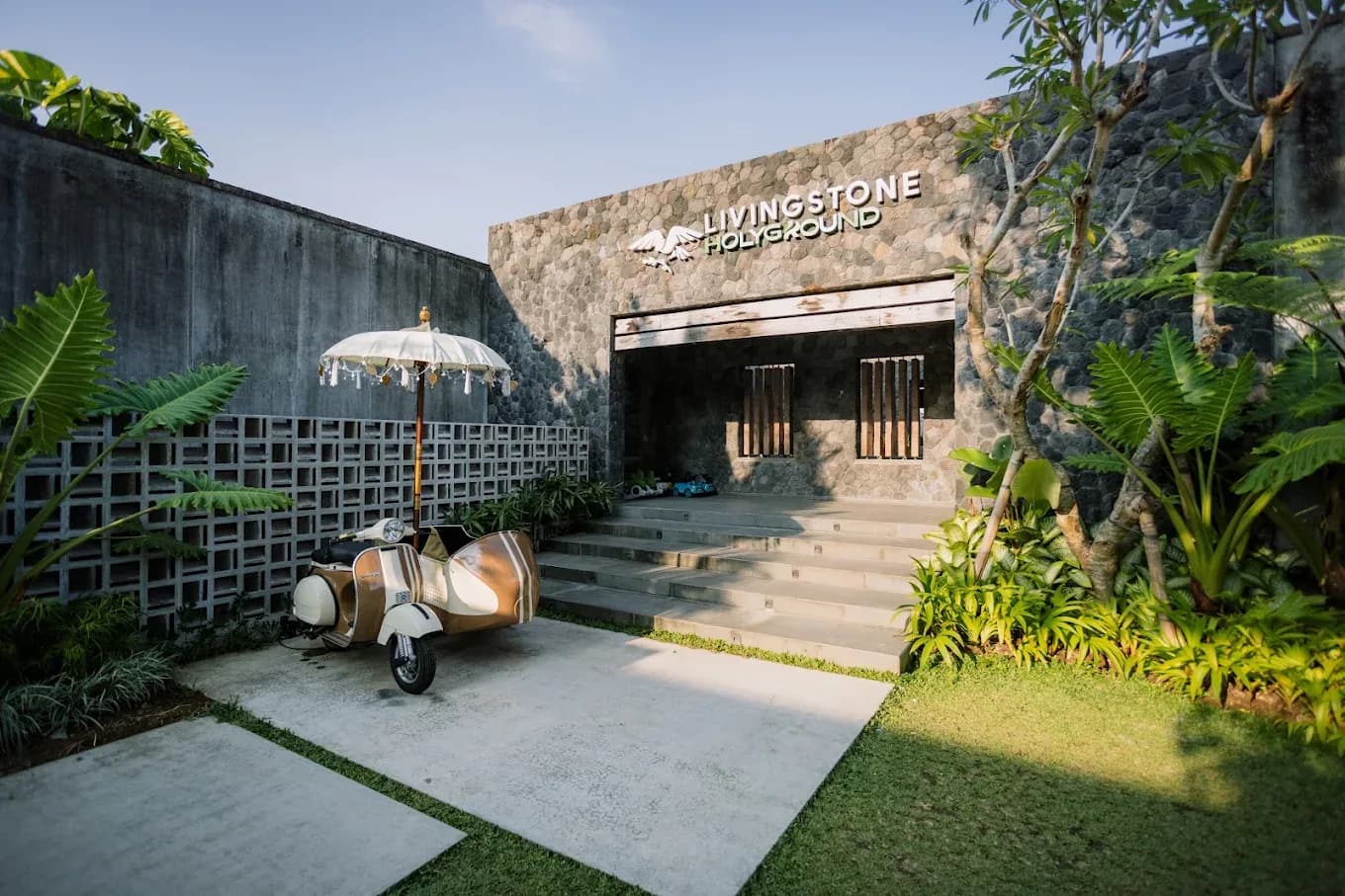 Livingstone Holyground Ubud