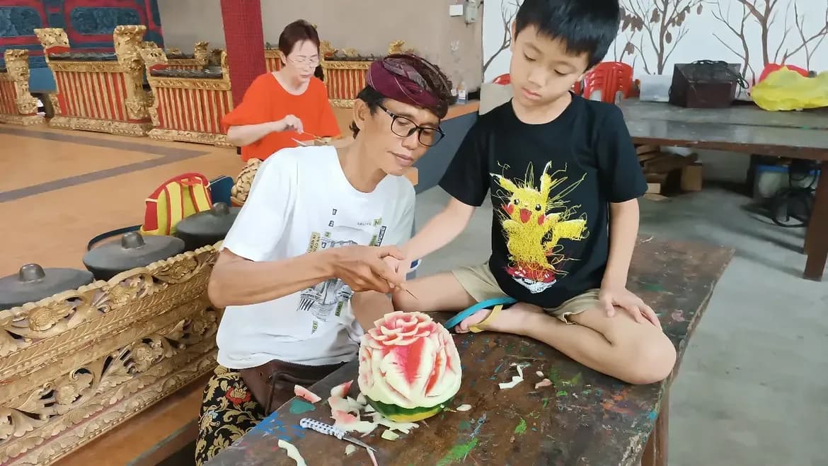 Kelas Ukir Buah