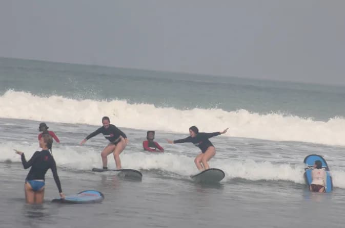 Semi Private Beginner Surf Lesson - Half Day