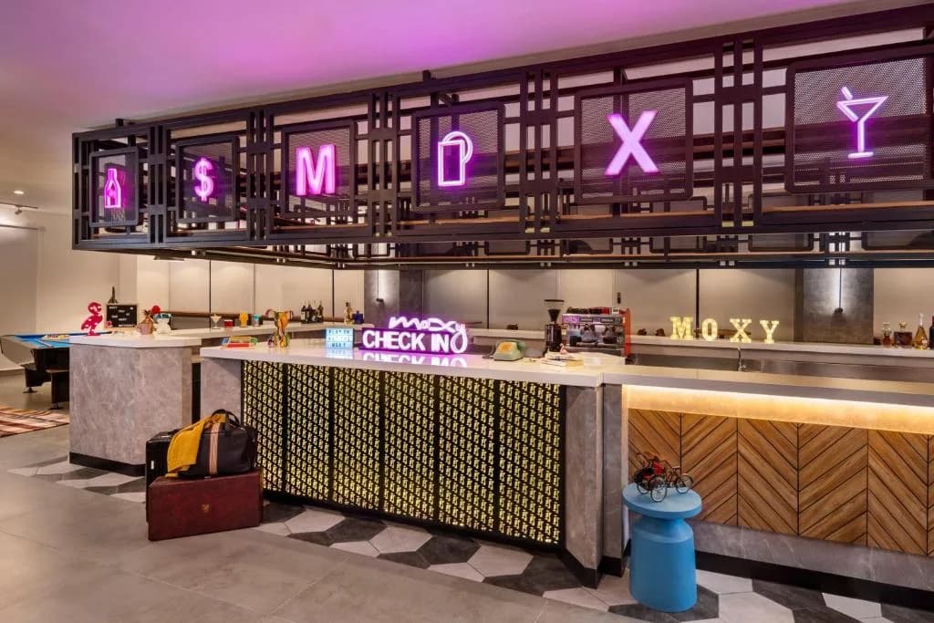 Moxy Solo gallery 2