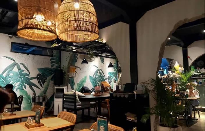 LowCal Cheatery and Bar Canggu