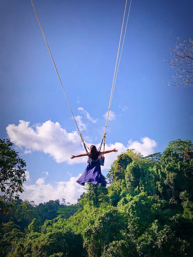 Bali Swing at Tradisyonal na Kasuotan na Karanasan