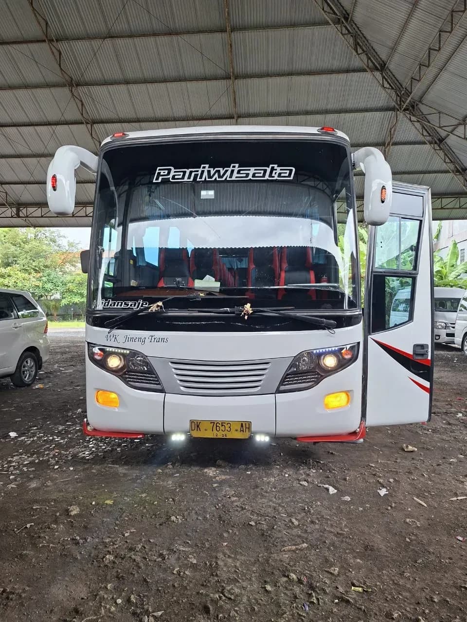 Bus Medium 28-30 Seat